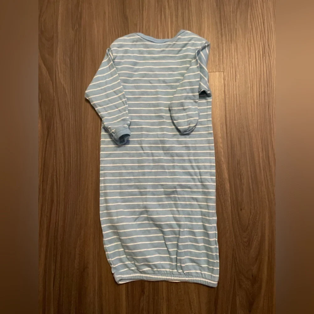 Gerber Blue and White long sleeve  Sleep shirt Soft Cotton size 0-6M